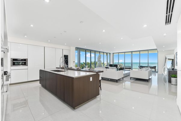 Interior, Kitchen, Living room, Recessed Lighting, Stainless Steel Appliances