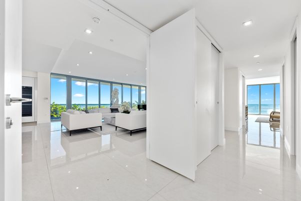 Interior, Living room, Recessed Lighting, Water
