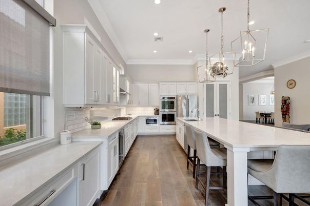 Chandelier, Dining room, Interior, Kitchen, Pendant Lights, Recessed Lighting, Stainless Steel Appliances, Wood Texture Flooring