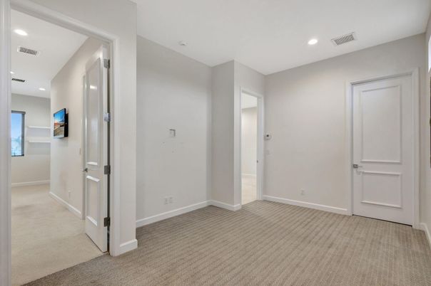 Empty room, Interior, Recessed Lighting