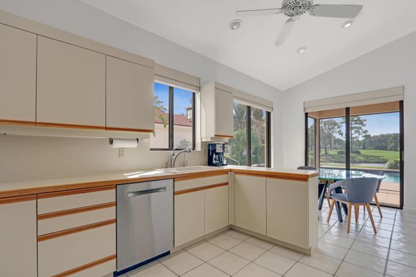 Dining room, Interior, Kitchen, Recessed Lighting