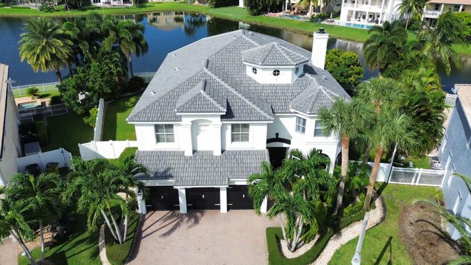 Exterior, Drone