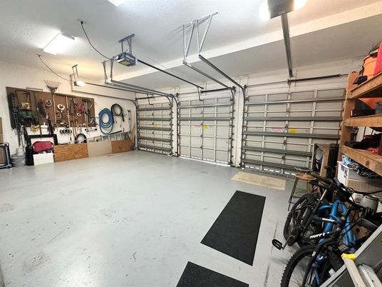 Garage, Interior
