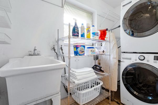 Interior, Utility Closets, Washer, Wood Texture Flooring
