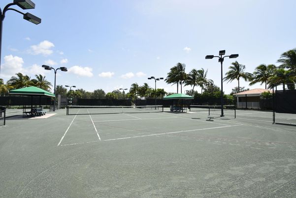 Exterior, Tennis Courts