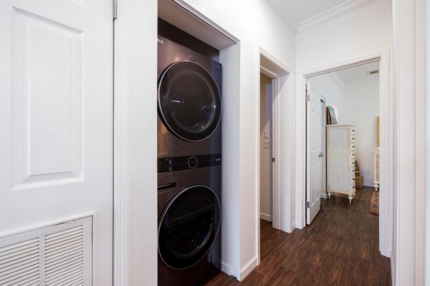 Interior, Utility Closets, Washer, Wood Texture Flooring