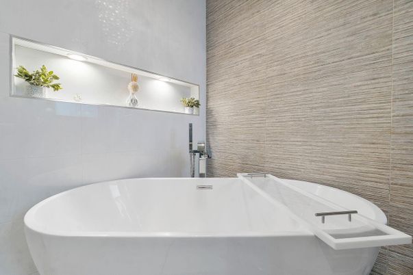Bathroom, Free Standing Baths, Interior