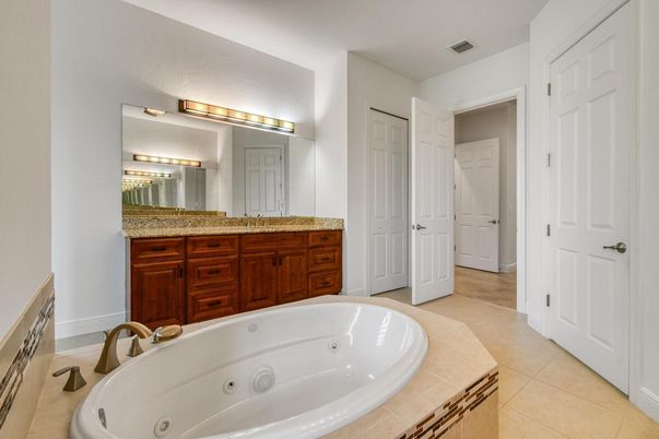 Bathroom, Dual Sink Vanities, Interior