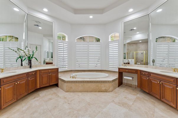 Bathroom, Dual Sink Vanities, Interior, Recessed Lighting