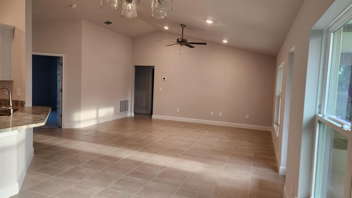 Empty room, Interior, Recessed Lighting