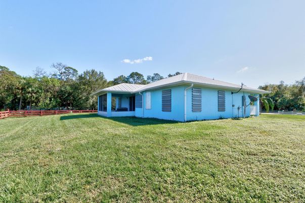 Backyard, Exterior