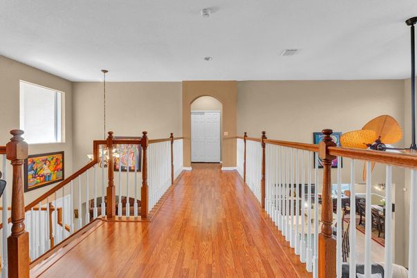 Interior, Pendant Lights, Wood Texture Flooring