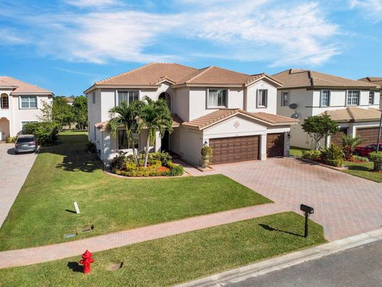 Attached, Exterior, Facade, Mediterranean