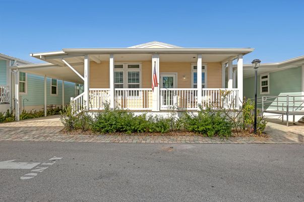 Exterior, Facade, American Craftsman