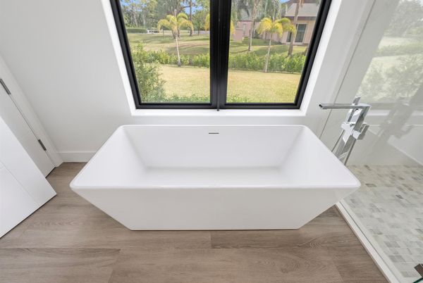 Bathroom, Free Standing Baths, Interior
