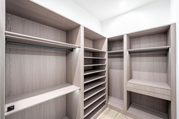 Interior, Walk-in Closets, Wood Texture Flooring
