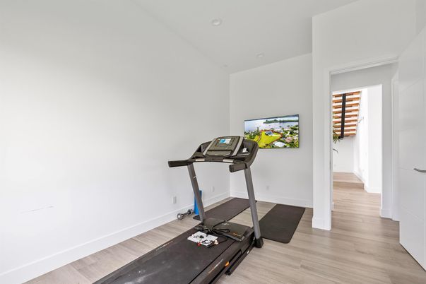 Fitness Equipment, Interior, Recessed Lighting, Wood Texture Flooring
