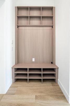Interior, Walk-in Closets, Wood Texture Flooring