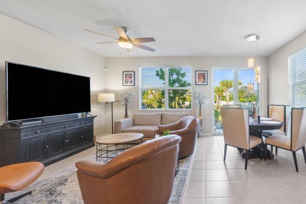 Dining room, Interior, Living room, Pendant Lights