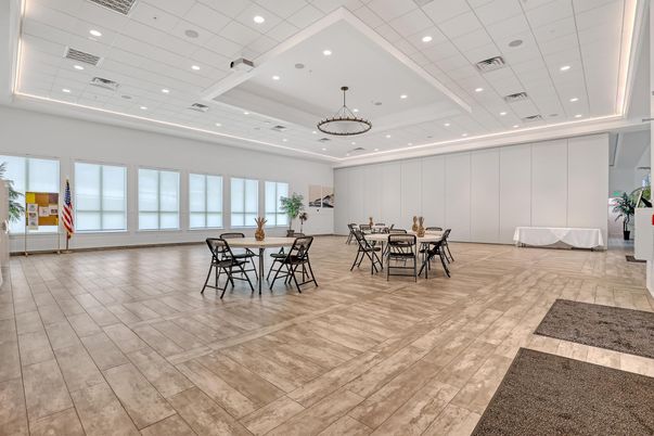 Chandelier, Dining room, Interior, Recessed Lighting, Wood Texture Flooring