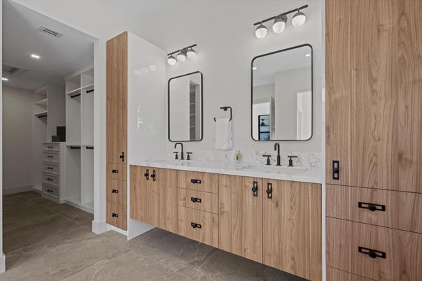 Bathroom, Dual Sink Vanities, Interior, Recessed Lighting