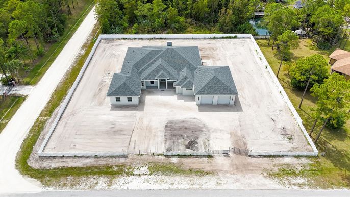 Exterior, Drone