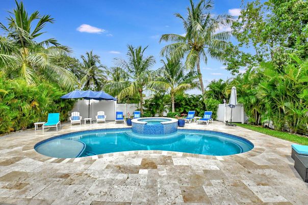 Exterior, Pool