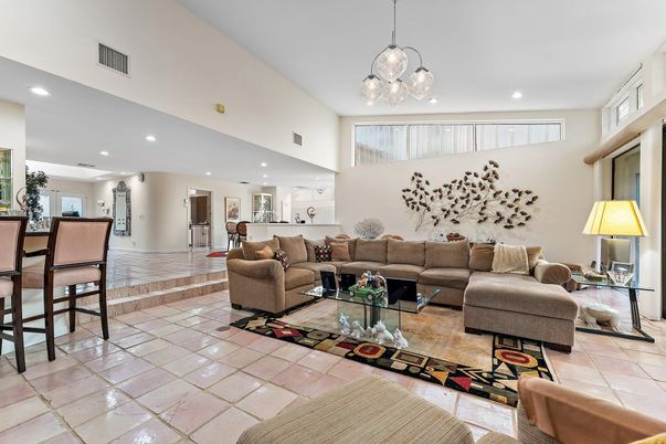 Interior, Living room, Pendant Lights, Recessed Lighting