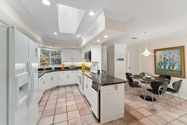 Dining room, Interior, Kitchen, Pendant Lights, Recessed Lighting