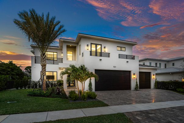 Attached, Exterior, Facade, Mediterranean
