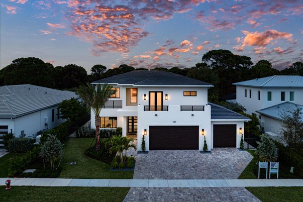 Attached, Exterior, Facade, Mediterranean