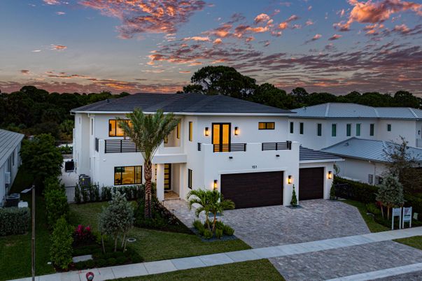 Attached, Exterior, Facade, Modern