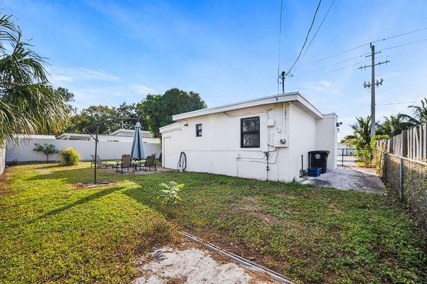 Backyard, Exterior