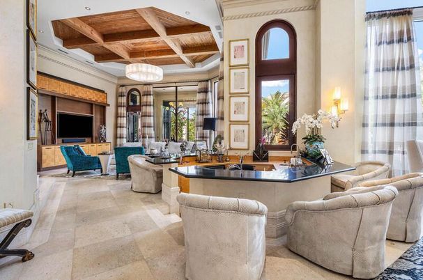 Interior, Living room, Pendant Lights, Recessed Lighting, Wooden Beams, Wooden Ceilings