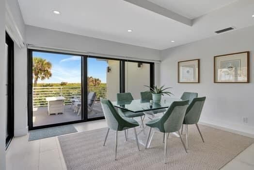 Dining room, Interior, Recessed Lighting
