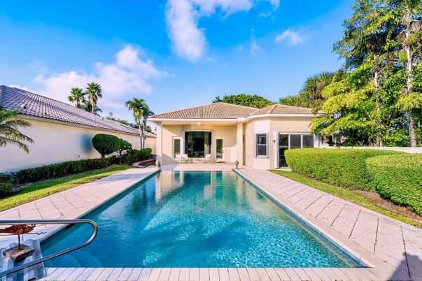 Backyard, Exterior, Pool