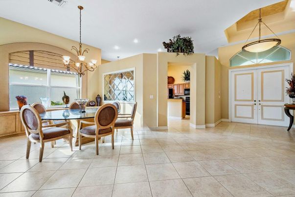 Chandelier, Dining room, Interior, Kitchen