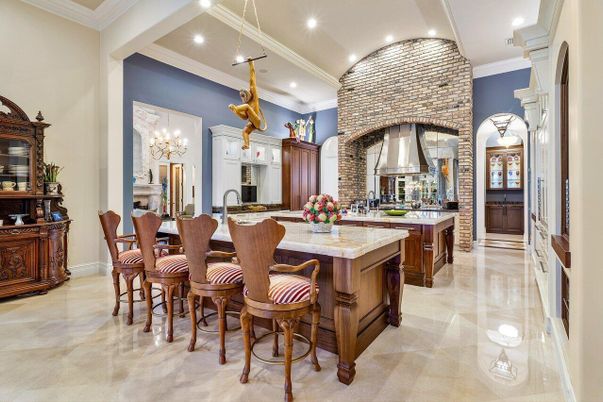 Chandelier, Dining room, Interior, Kitchen, Pendant Lights, Recessed Lighting, Stainless Steel Appliances