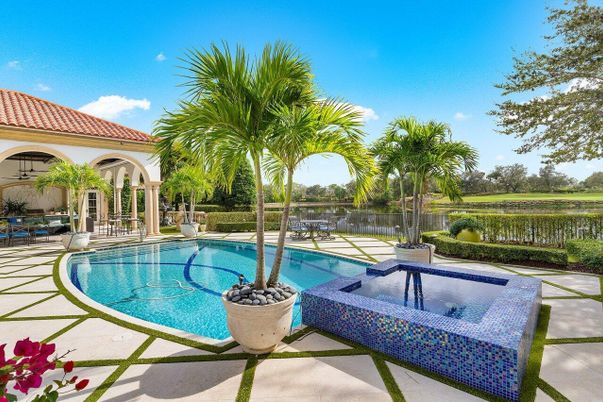 Exterior, Pool, Water