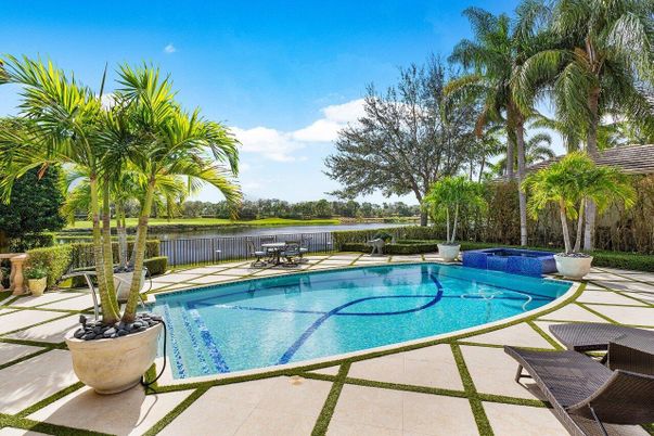 Exterior, Pool, Water