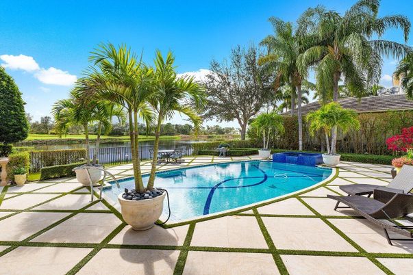 Exterior, Pool, Water