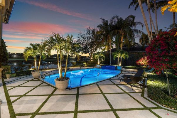 Exterior, Pool, Water