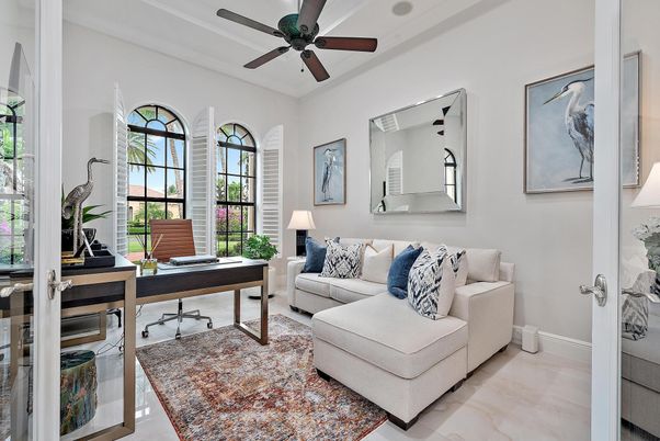 Home Office, Interior