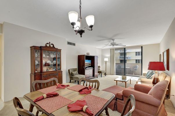 Chandelier, Dining room, Interior, Living room