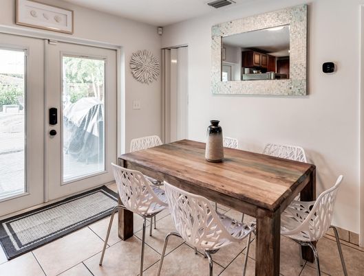 Dining room, Interior
