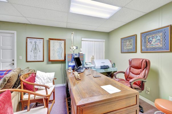 Home Office, Interior