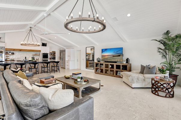 Interior, Kitchen, Living room, Pendant Lights, Recessed Lighting, Stainless Steel Appliances