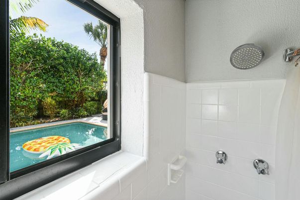 Bathroom, Interior, Tile Countertops