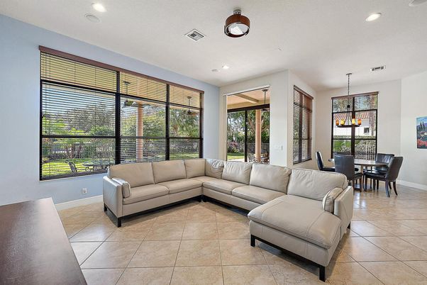Dining room, Interior, Living room, Pendant Lights, Recessed Lighting