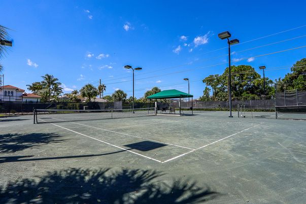 Exterior, Tennis Courts